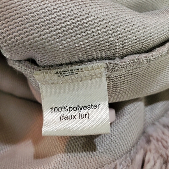 Dylan by True Grit Vest Size Medium Faux Fur Cross Over Beige Soft Sleeveless - Picture 11 of 11